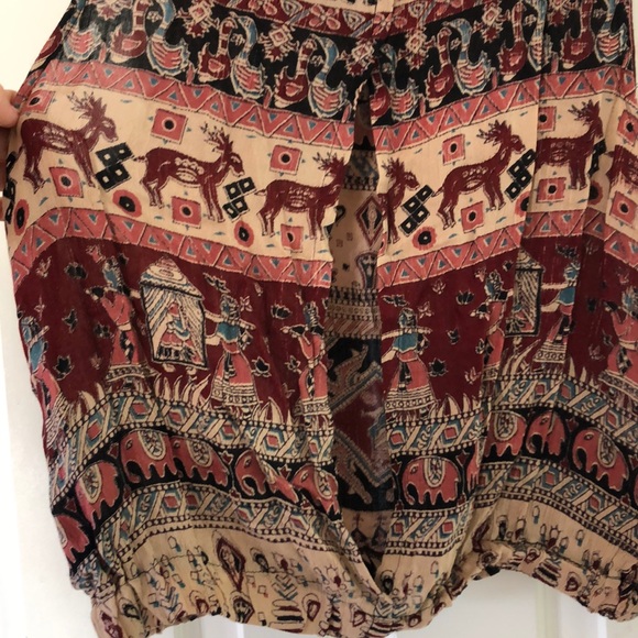 Flowy, short tank top - Picture 3 of 3